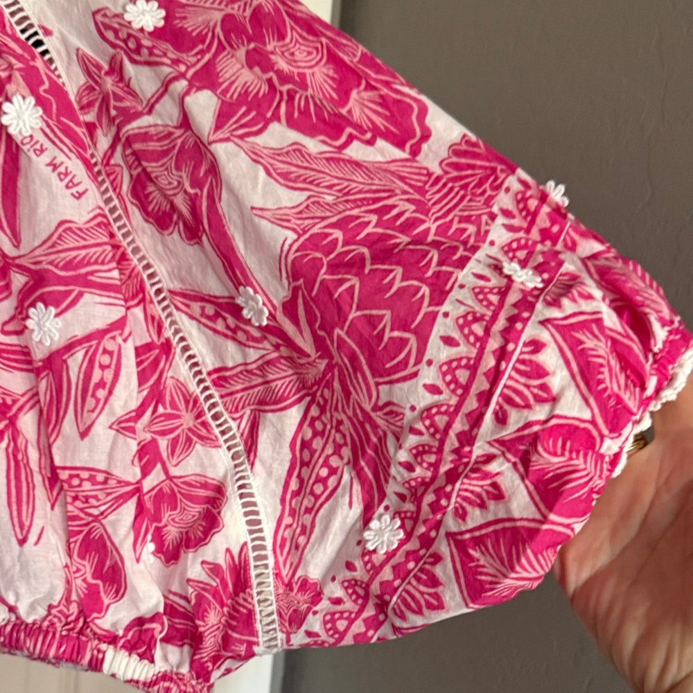FARM Rio Hot Pink & White Floral Cropped Peasant Top - Picture 5 of 9